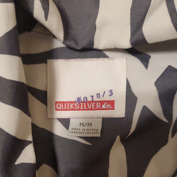 Quiksilver Leaf Pattern Tropical Shirt - Picture 2 of 7